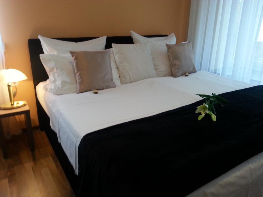 Hotel Zum Berggarten Kassel Buitenkant foto