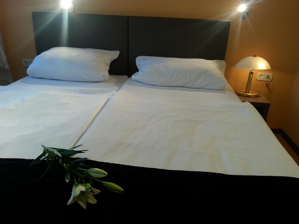 Hotel Zum Berggarten Kassel Buitenkant foto